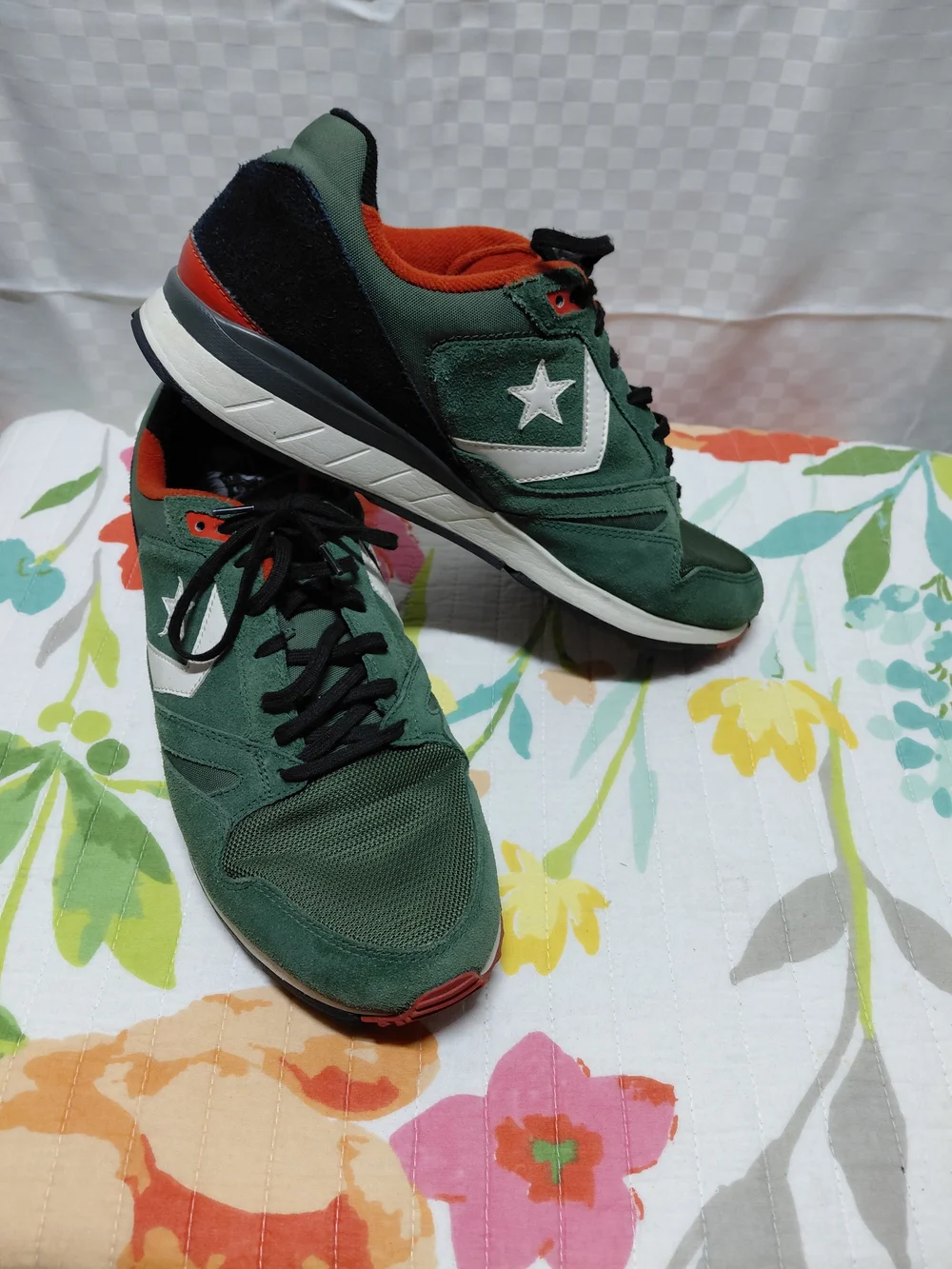 Converse Green and Orange Men's Sneakers with Black Laces - Picture 3 of 6